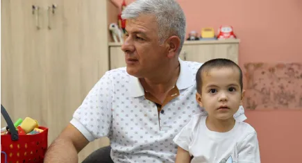 3 yaşındaki Batuhan’a biyonik kulak ameliyatı