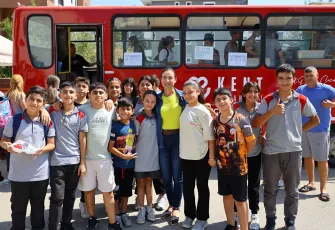 Başkan Sengel sözünü tuttu: Efes Selçuk’ta öğrencilere sıcak yemek desteği sürüyor