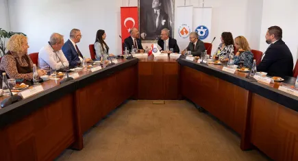 Gaziemir Belediyesi ile İzmir Ekonomi Üniversitesi Arasında İş Birliği Protokolü İmzalandı