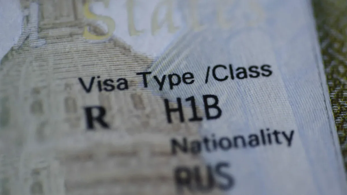 H-1B vizelerini en çok kullanan şirketler belli oldu: Hangi şirketler H-1B vizesi kullanıyor? haberinin görseli