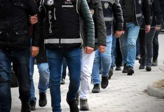 İzmir'de FETÖ'ye yönelik operasyon: 10 şüpheli yakalandı