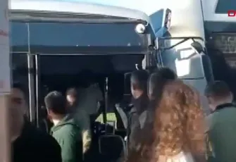 Kadıköy'de 2 metrobüs çarpıştı!