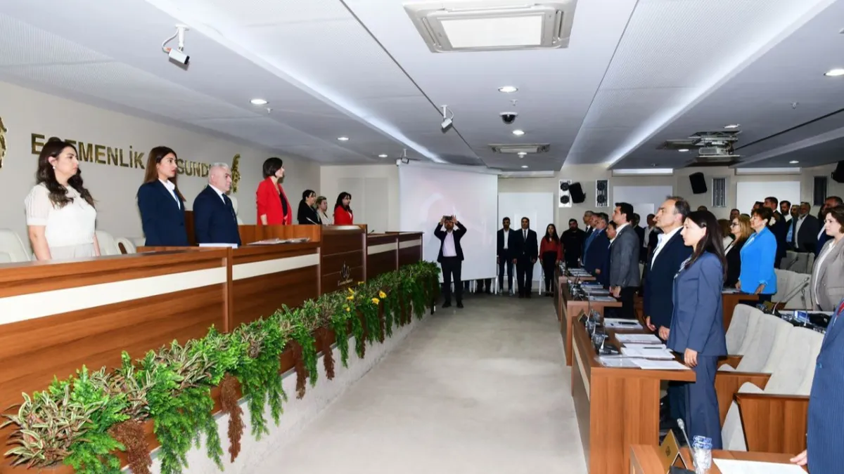 Karabağlar’da meclis üyelerinin istifası askıya alındı haberinin görseli