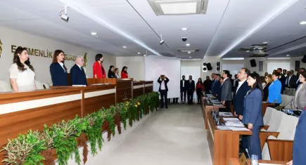 Karabağlar’da meclis üyelerinin istifası askıya alındı
