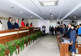 Karabağlar’da meclis üyelerinin istifası askıya alındı