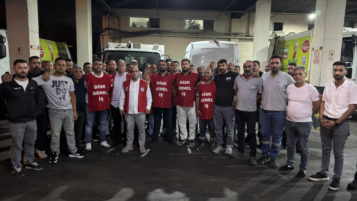 Karşıyaka Belediyesi’nde 1800 işçi maaş krizi nedeniyle iş bıraktı haberinin görseli