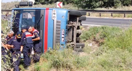 Mersin’de cezaevi ring aracı kaza yaptı: 5’i mahkum 12 kişi yaralandı