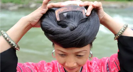 Dünyanın en uzun saçlı kadınları bu köyde yaşıyor: 2 metre uzunluğa sahip saçlarının sırrını açıkladılar