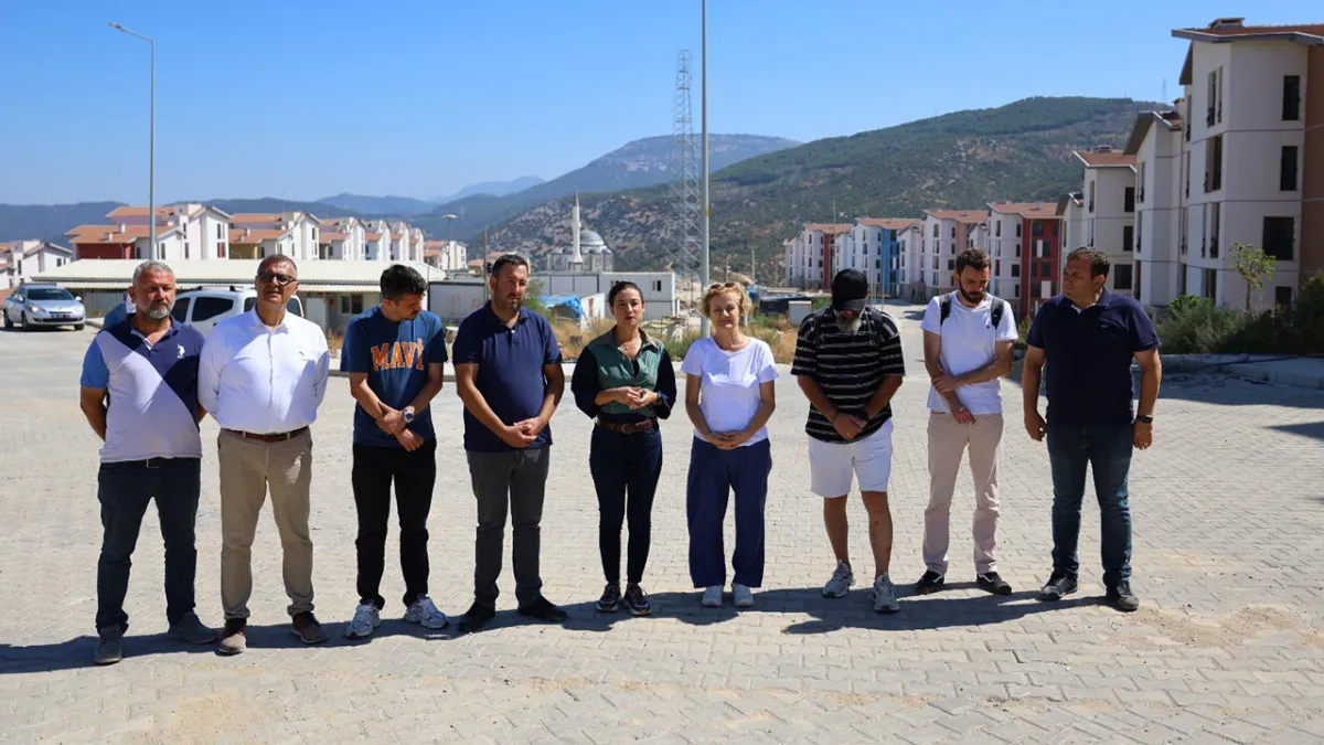 Efes Selçuk’ta TOKİ mağdurları için Başkan Sengel’den ruhsat krizine çözüm çağrısı haberinin görseli