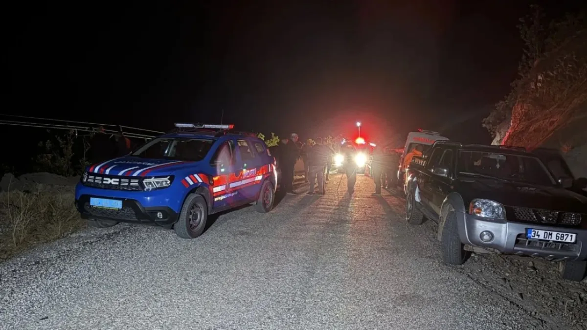 Sivas’ta feci kaza: Otomobil uçuruma yuvarlandı, 4 kişi hayatını kaybetti haberinin görseli
