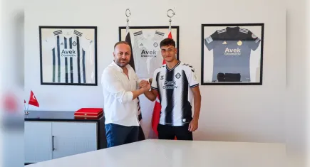 Altay’ın genç yıldızı Gülalan profesyonel sözleşmeyi imzaladı