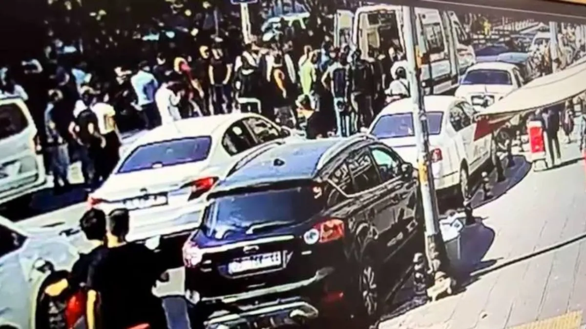 Bahçelievler’de dehşet: 16 yaşındaki kız ve annesi tartıştıkları kişiyi bıçakladı, 1 ölü! haberinin görseli