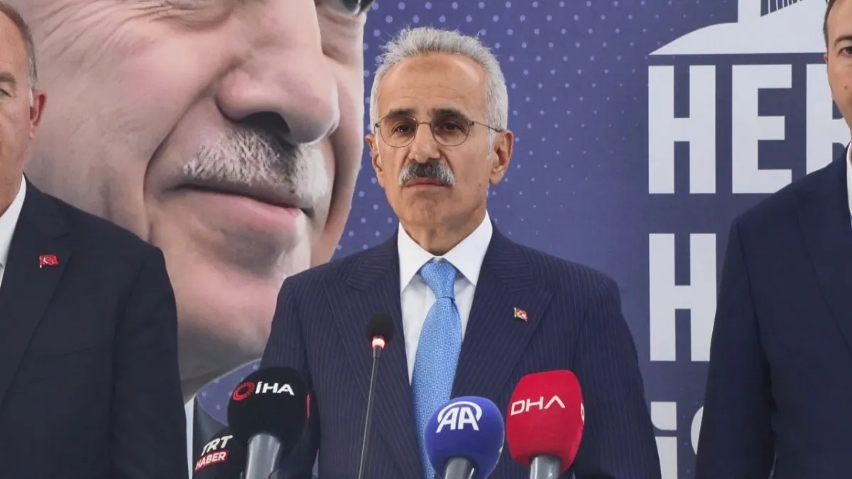 Bakan Uraloğlu’ndan Adalar’da dikkat çeken mesaj: “Türkiye tarihi bir dönüşümün eşiğinde” haberinin görseli