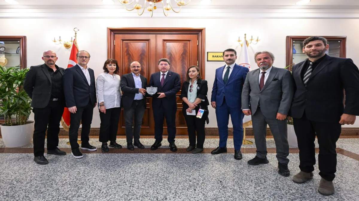 Bisikletliler &quot;Bisikletli Yaşam İçin Adalet&quot;  mesajını iletmek amacıyla Adalet Bakanı ile görüştü. haberinin görseli