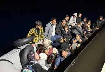 Dikili açıklarında 36 düzensiz göçmen yakalandı