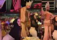 İzmir’de eğlence mekanında çekilen görüntüler olay yarattı: 2 gözaltı, 1 tutuklama!