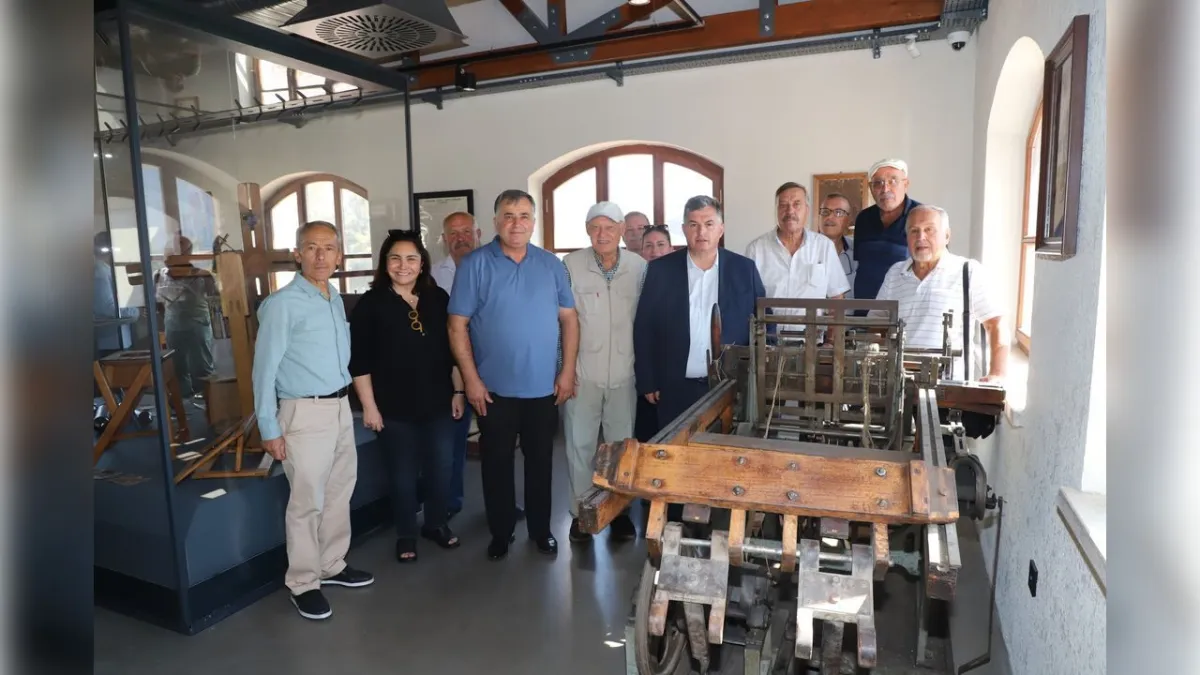 Kültür Sanat Fabrikası, eski Tekel işçilerini ağırladı haberinin görseli