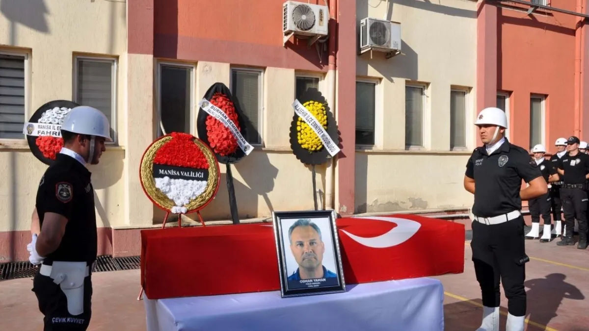 Manisa’da görev Şehidi Polis Osman Yaman son yolculuğuna uğurlandı haberinin görseli