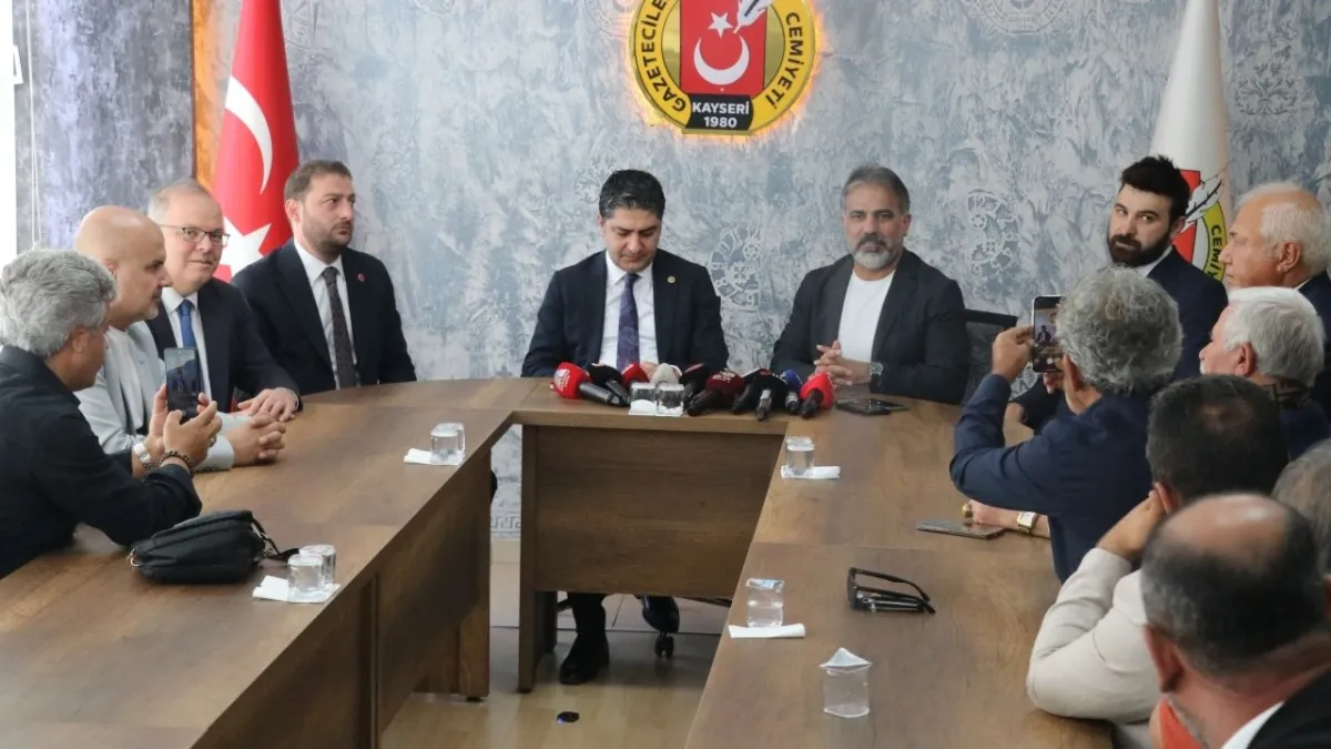 MHP’den net mesaj: “anayasanın ilk 4 maddesi kırmızı çizgimiz, terörsüz türkiye hedefimiz siyaset üstü” haberinin görseli