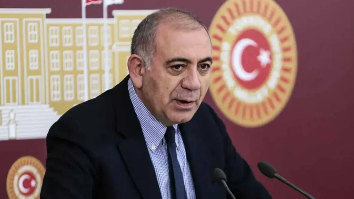 Partiden ihraç edilen Gürsel Tekin&#039;den ilk açıklama! haberinin görseli