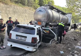 Bursa’da dehşet! Asit yüklü tankere çarpan otomobilde aynı aileden 1’i bebek 5 yaralı