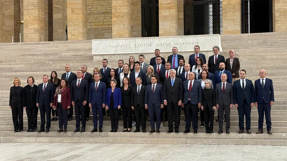 CHP’nin Parti Meclisi Anıtkabir’de haberinin görseli