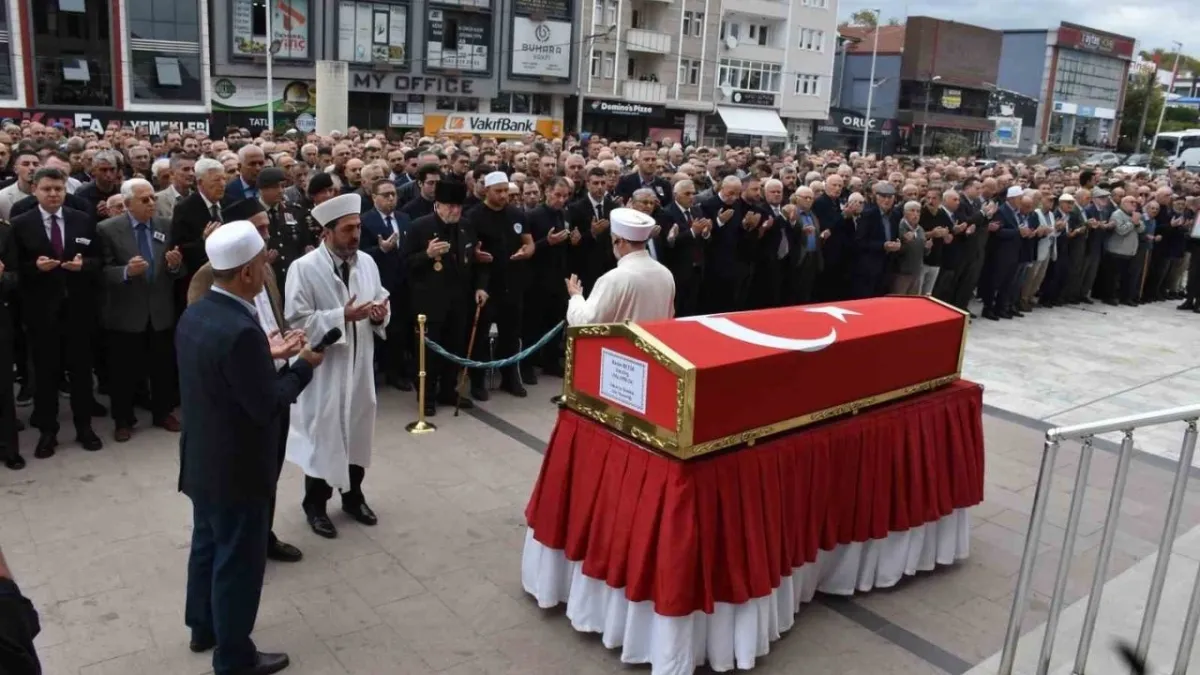 Eski Jandarma Genel Komutanı Rasim Betir son yolculuğuna uğurlandı haberinin görseli