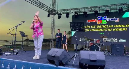 Gençler Foça’da kamp heyecanı yaşadı