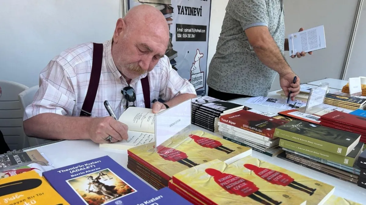 İçimize bakan bir hikaye… Serdar Öztürk, Bornova Kitap Günleri&#039;nde haberinin görseli