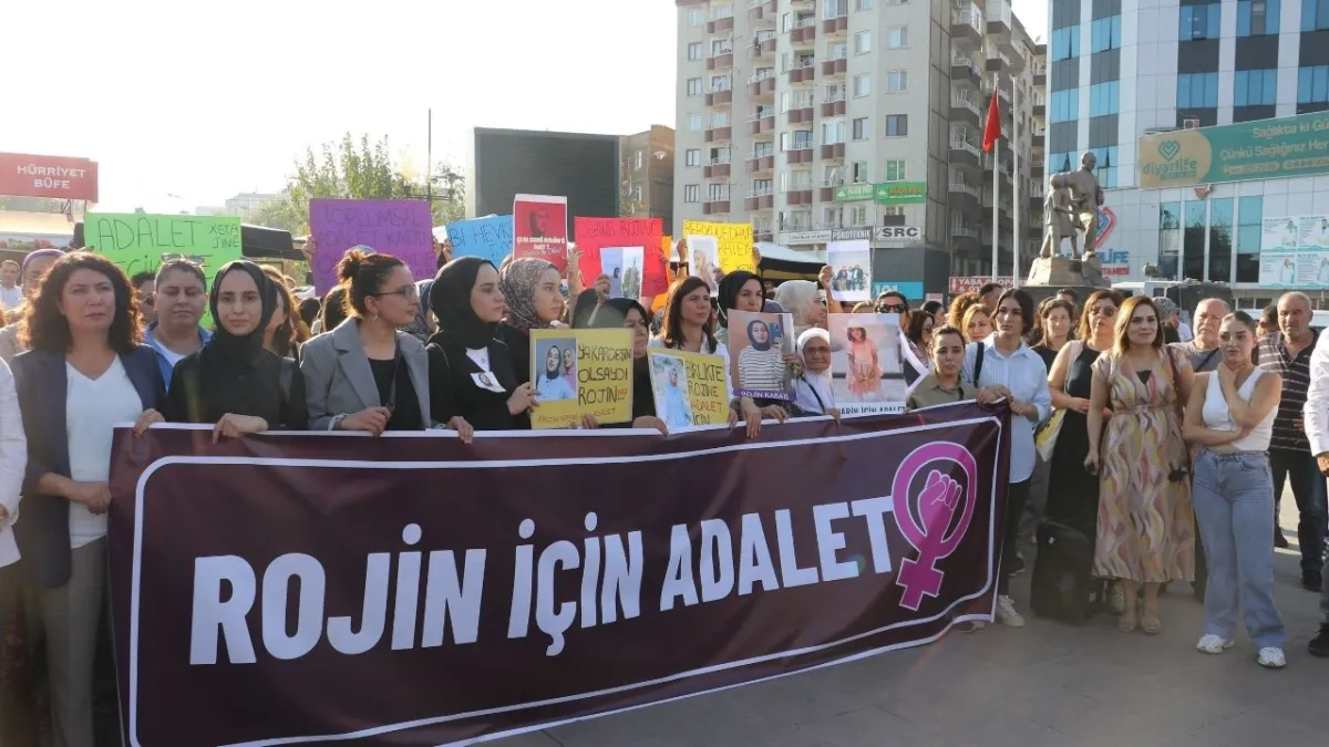 Rojin Kabaiş’in ölümünde 1 yıl sonra yürüyüş: “Hayallerini de bizden aldılar” haberinin görseli