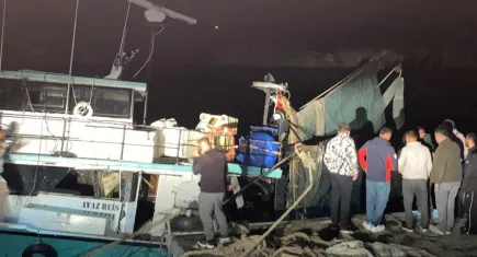 Samsun’da balıkçı teknesinde patlama! 4 yaralı, olay anı korkuttu