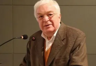 Türkiye siyasal iletişiminin önemli ismi Bülent Hasan Tanla hayatını kaybetti