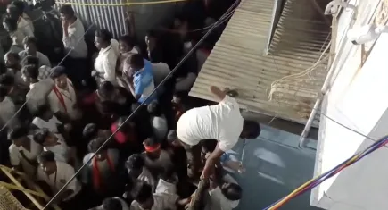 Hindistan’daki miting faciayla sonuçlandı: İzdihamda 38 kişi öldü, 58 kişi yaralandı