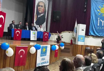 İYİ Parti Foça'da  Mehmet Amaç güven tazeledi