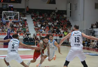 İzmir derbisini Petkimspor kazandı