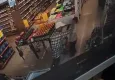 Sakarya’da markette otizmli çocuğa şiddet kamerada