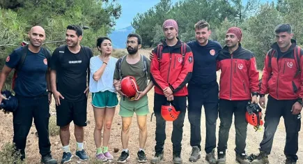 Balçova Terapi Ormanı’nda mahsur gençler: İtfaiye ekipleri zamana karşı yarıştı