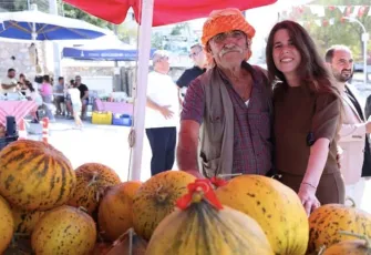 Çeşme’de festival coşkusu: Ovacık tarım ve sakız koyunu etkinlikleri göz kamaştırdı!