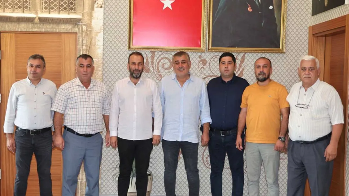 CHP Antalya&#039;da yaprak dökümü devam ediyor: Belediye başkanının ardından meclis üyeleri de istifa etti! haberinin görseli