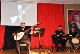 Çiğli’de duygusal gece: Neşet Ertaş, vefatının 13. yılında gözyaşlarıyla anıldı