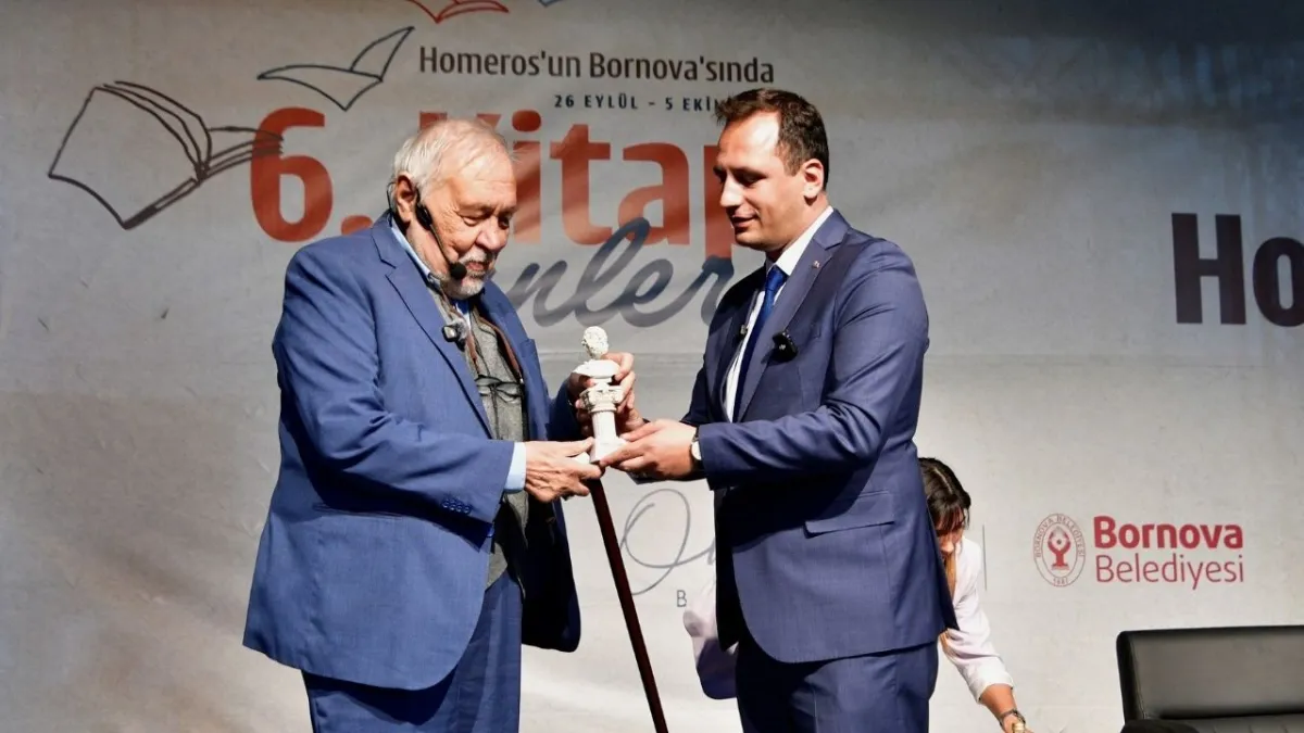 İlber Ortaylı’dan İzmir’e tarih dersi: Homeros’tan gençlere tavsiyelere kitap günleri’nde buluşma haberinin görseli