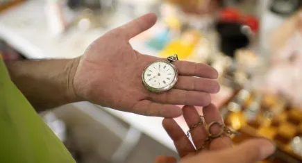 İzmir’de ikinci el pazarı rüzgârı: Hem bütçeye nefes oldu hem dayanışmayı büyüttü!