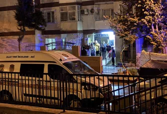 İzmir haber: Bıçaklı kavgada bir kişiyi öldüren zanlı, kaçtıktan sonra baba ve oğlunu da bıçakladı
