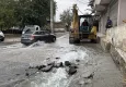 Karabağlar’da patlayan su borusu mahalleliyi çileden çıkardı