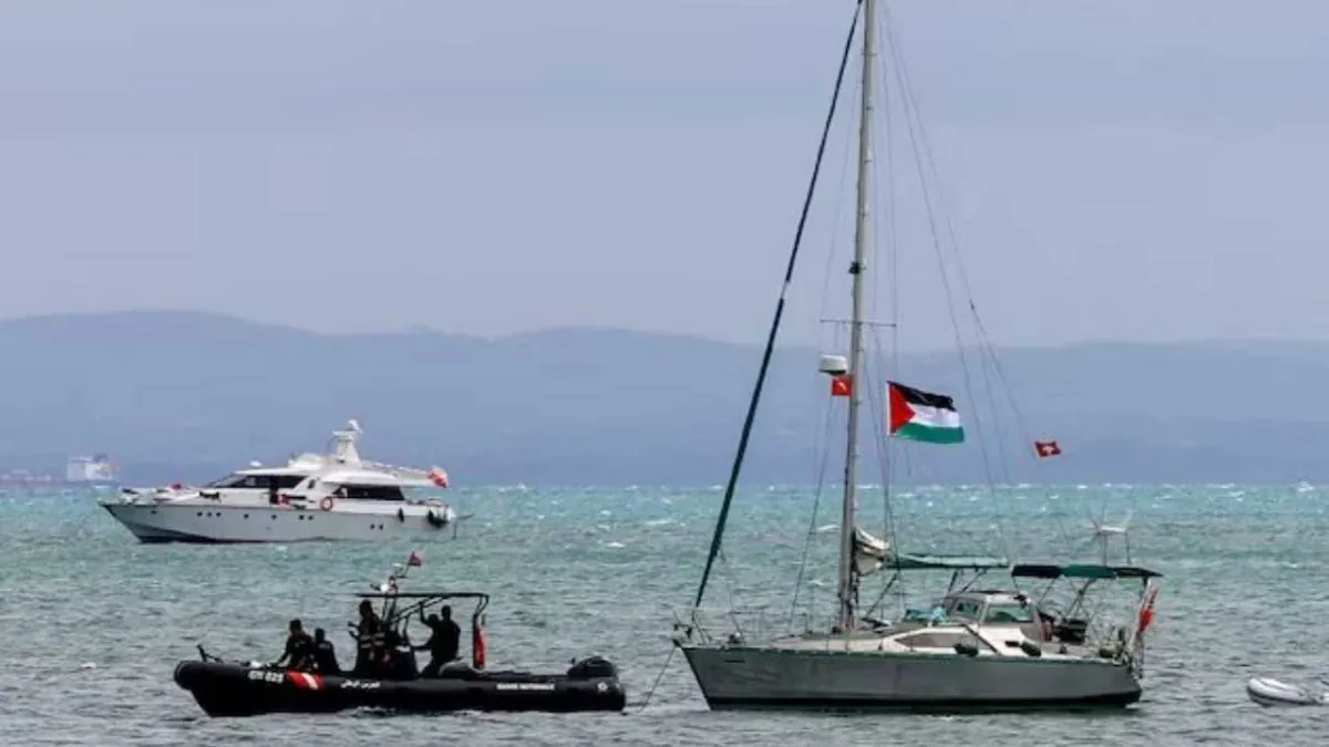 Sumud Filosu&#039;nda su alan teknedeki yolcuları Türkiye tahliye etti haberinin görseli