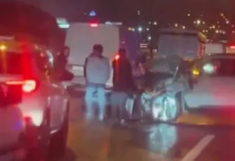 TEM'de feci kaza: 17 araç birbirine girdi
