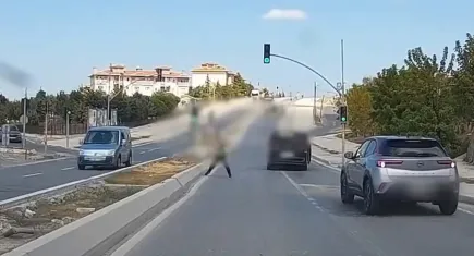 Trafikte taşlı saldırı: Minibüs şoförü yakalandı