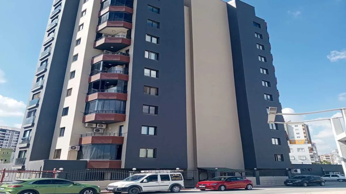 7. kattan zemine çakılan asansör genç kızı hayattan kopardı! haberinin görseli