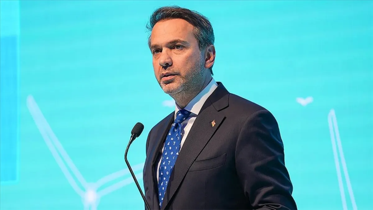 Bakan Bayraktar: Kış öncesi elektrikte ve doğal gazda zam düşünmüyoruz haberinin görseli