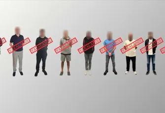 Bakan Yerlikaya açıkladı :Kırmızı bültenle aranan 9 suçlu Türkiye'ye getirildi